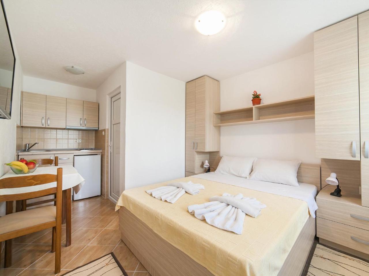 Hana Accommodation Sveti Stefan Exteriör bild